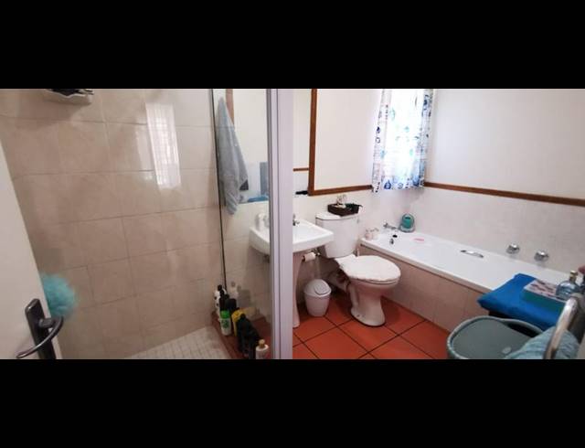 1 BEDROOM APARTMENT FOR SALE IN SUNNINGHILL